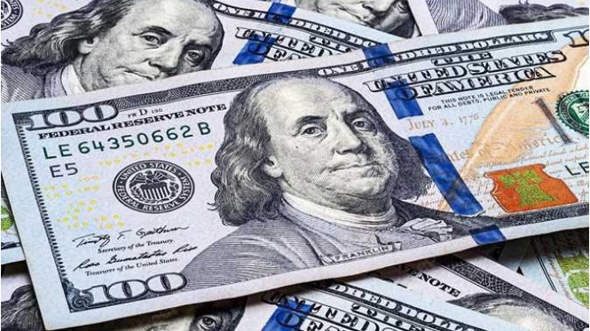 سعر الدولار يكسر حاجز الـ54 جنيها فى البنوك المصرية